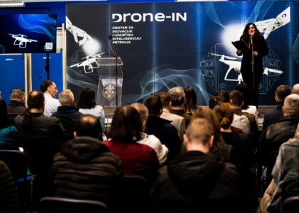 Foto galerija sa svečane pokazne promocije projekta i edukacije Drone-IN